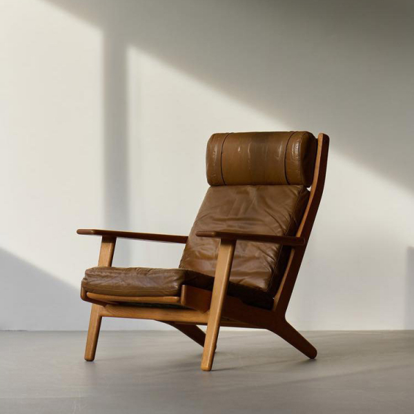 Hans Lounge Chair