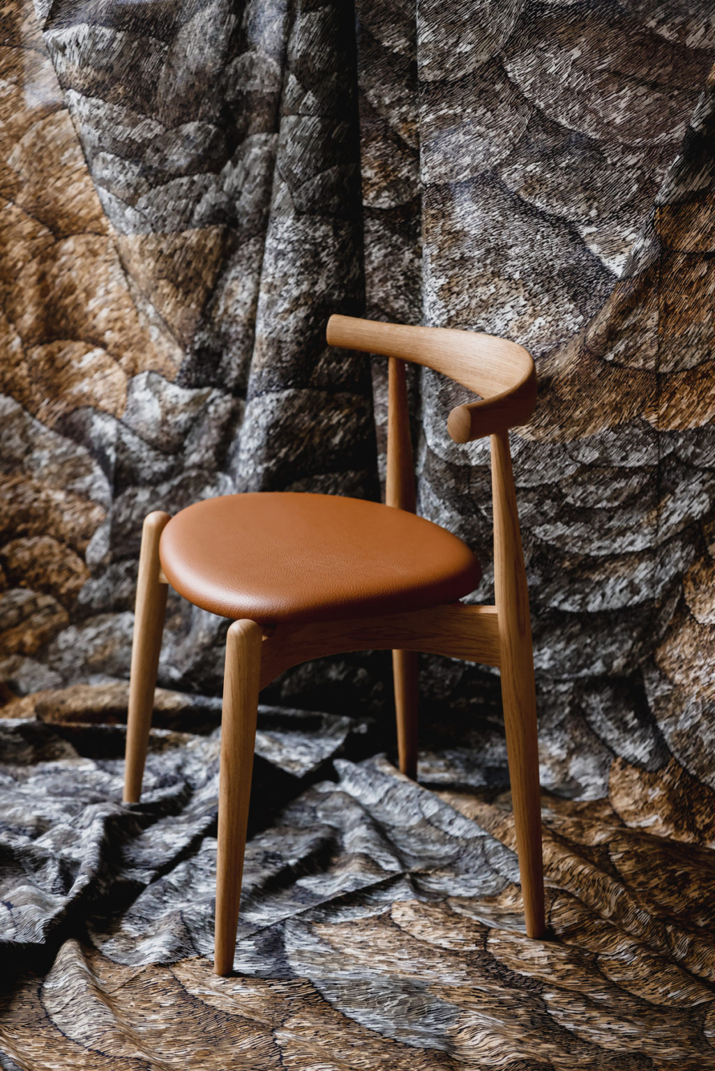 CH20 Elbow Chair